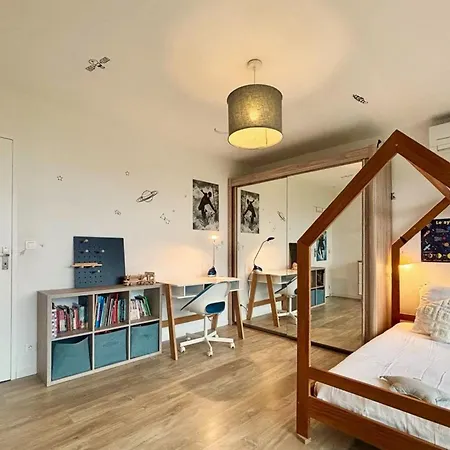 Family For 8 People With Sea View